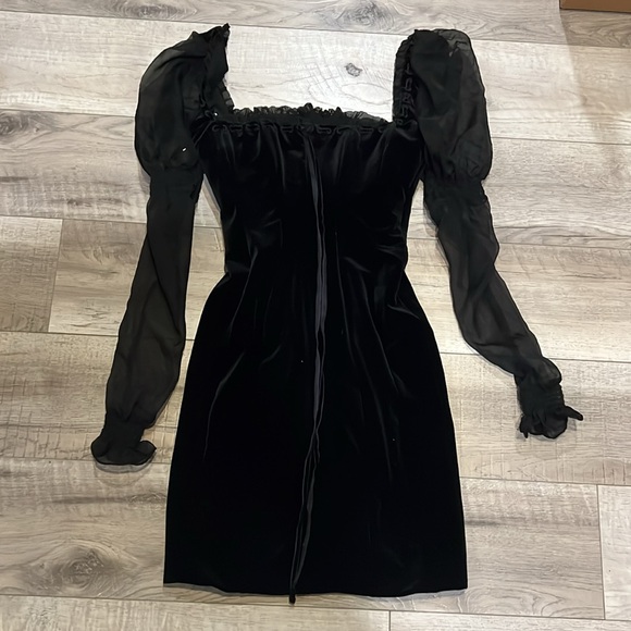 House of CB Syana Velvet Dress - Picture 2 of 8